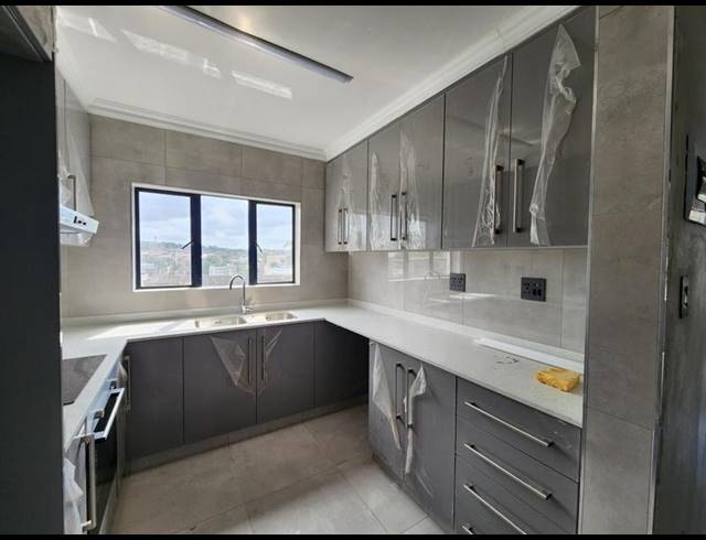 2 BEDROOM PROPERTY TO RENT IN OVERPORT